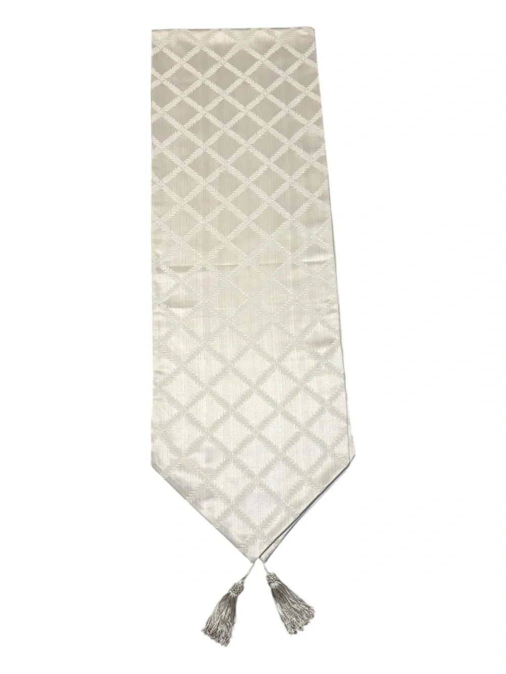 LENOX Laurel Leaf Platinum Table Runner Tassels 14